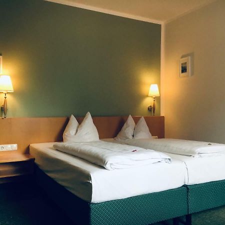 Domizil Alte Post Hotel Puttlingen Exterior photo