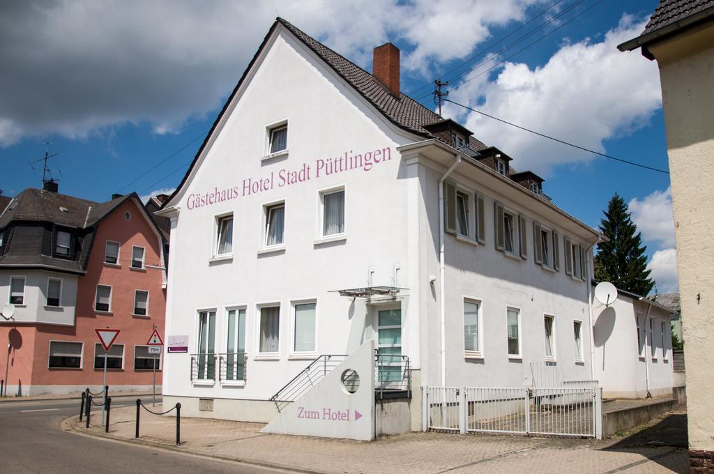 Domizil Alte Post Hotel Puttlingen Exterior photo