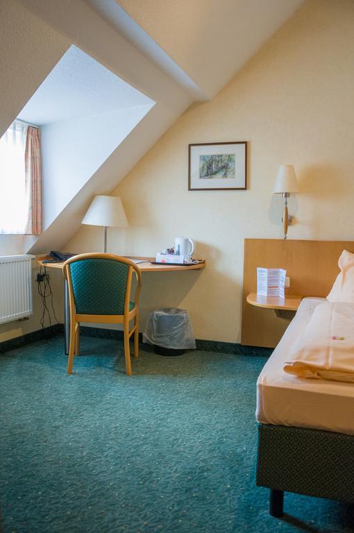 Domizil Alte Post Hotel Puttlingen Exterior photo
