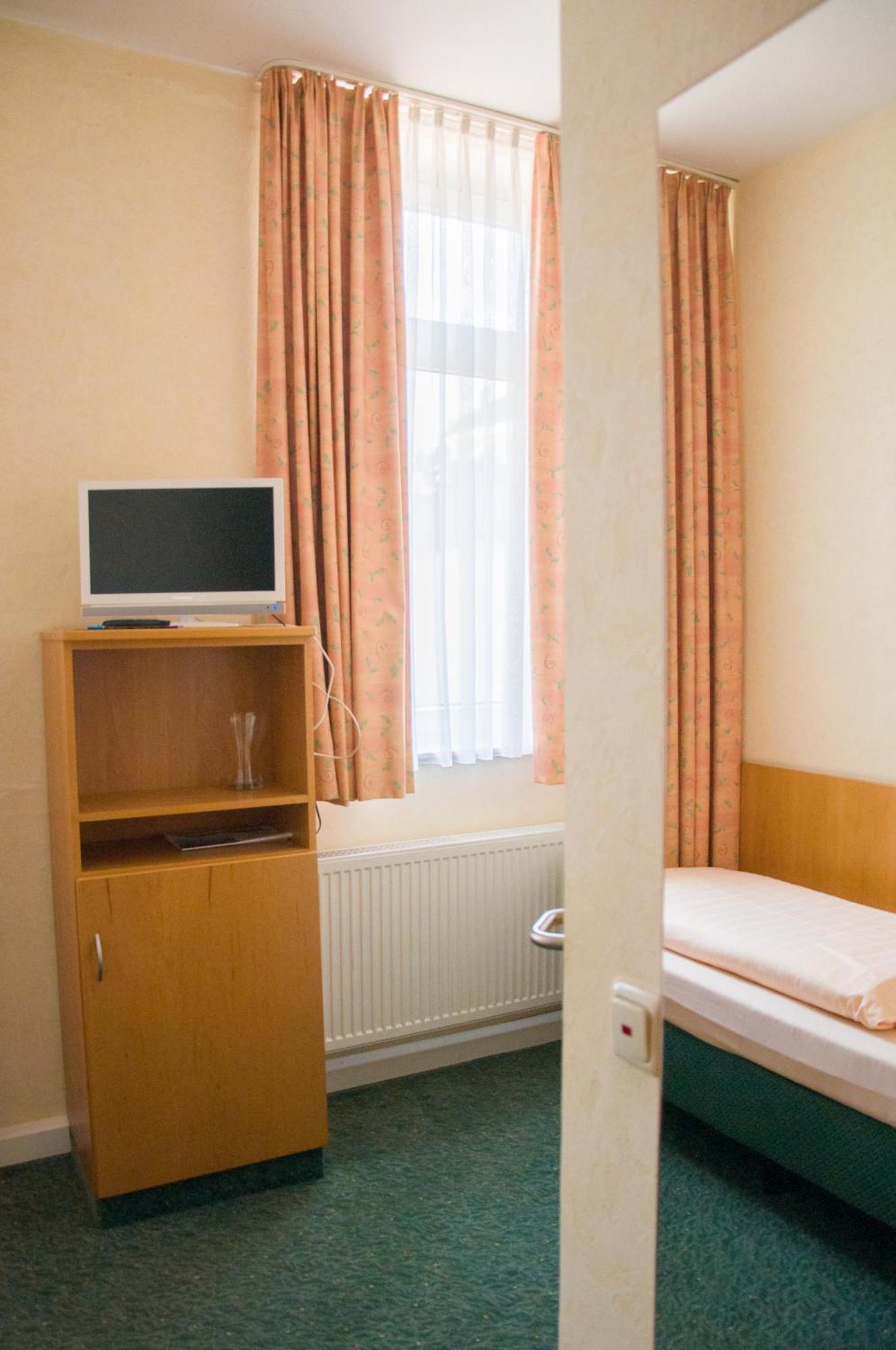 Domizil Alte Post Hotel Puttlingen Room photo
