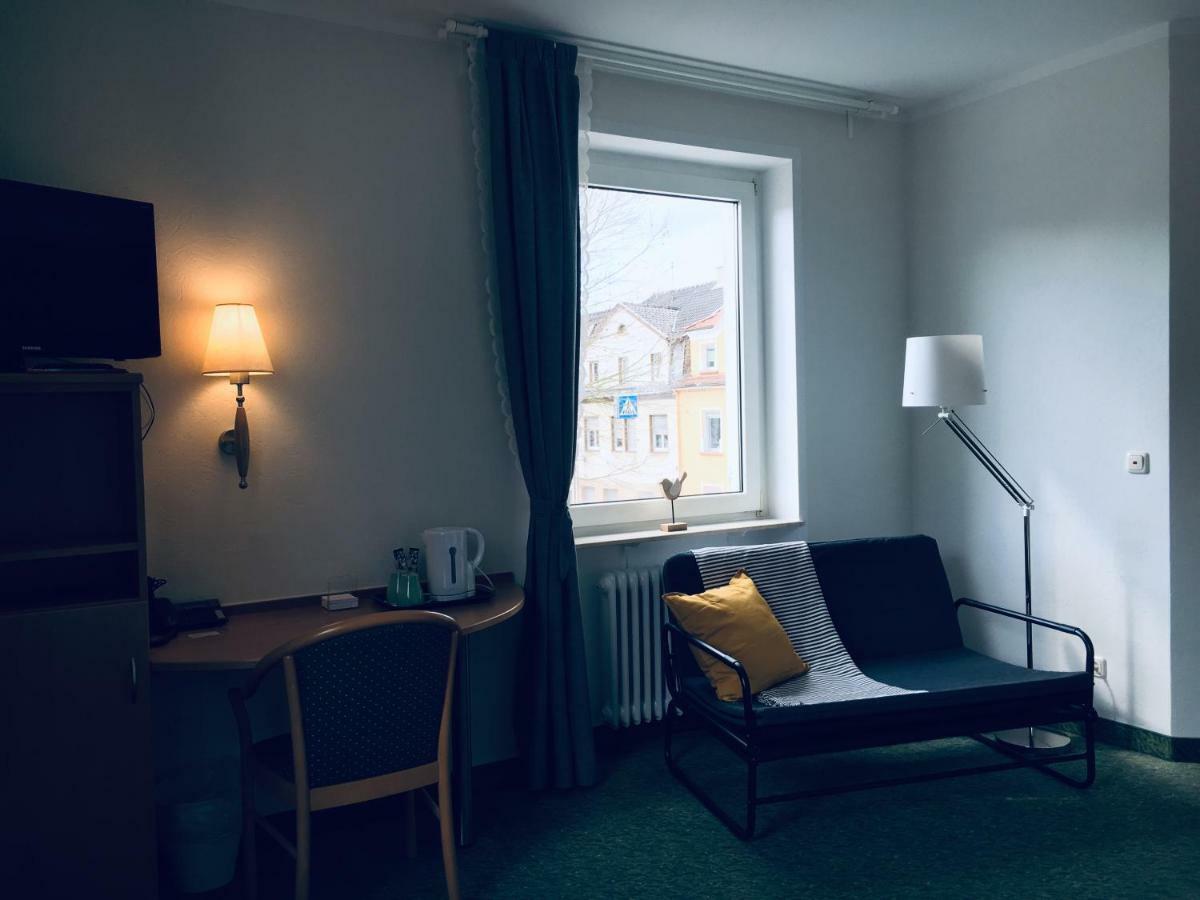 Domizil Alte Post Hotel Puttlingen Exterior photo